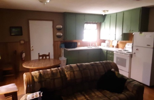 Board Camp Cabin | Beautiful Rustic Cabin, ATV Trails, Creek, alcohol & smoke-free environment.