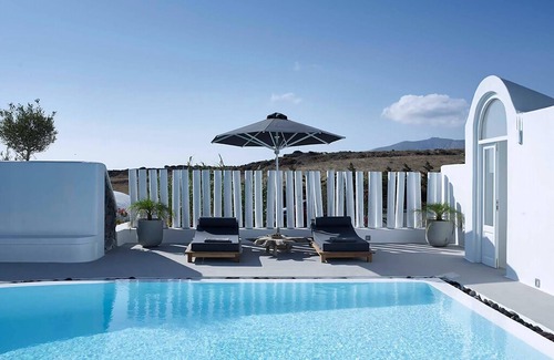 Exo Gialos Villa | Beautiful Santorini Villa | 2 Bedrooms | Greta Villa | Private Pool & Close to.