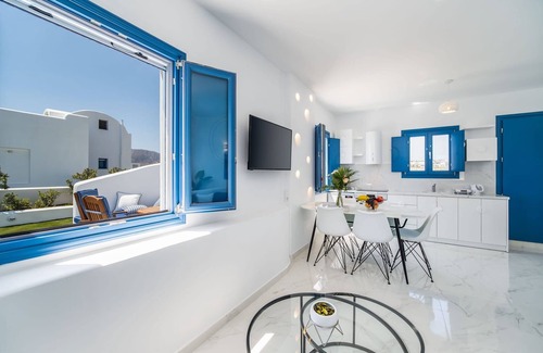 Karterados Villa | Beautiful Santorini Villa | 2 Bedroom Villa | Private Pool & Magical Sea Views.