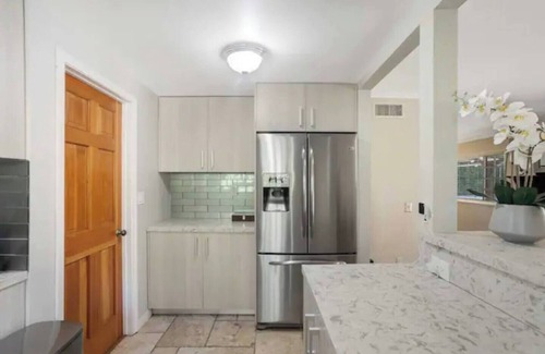 Granada Hills North House | Beautiful Secluded Home