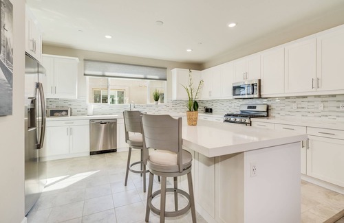 Ivey Ranch - Rancho Del Oro House | Beautiful Smart Home located Minutes from the Beach!