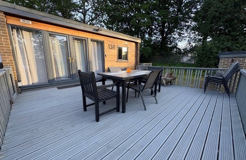 Bont Newydd Ski Chalet | Beautiful Snowdonia Tree Top View Chalet in North Wales