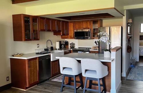 Kihei Condo | Beautiful South Shore Maui 2B/2B Condo w Ocean Views Next to Pickle Ball Courts