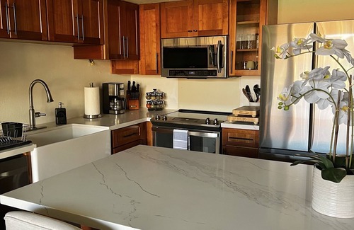 Kihei Condo | Beautiful South Shore Maui 2B/2B Condo w Ocean Views Next to Pickle Ball Courts
