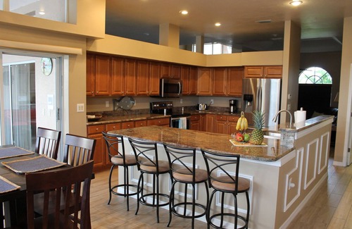 Pelican House | Beautiful & Spacious, Great Location Near Cape Harbour, Gourmet Kitchen