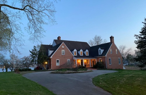 Chestertown House | Beautiful, spacious waterfront home, an easy walk to historic Chestertown