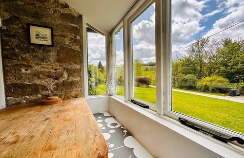Fremington Cottage | Beautiful stone cottage 5 miles from Richmond and the Yorkshire Dales w/free Wifi, multi-fuel stove