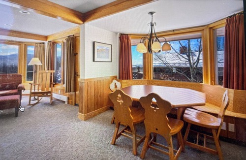 Moscow Resort | Beautiful Stowe VT Resort-Deluxe Guesthouse Available for Peak Summer Week