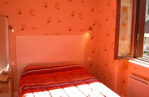 Neris-les-Bains Apartment | beautiful studio quiet