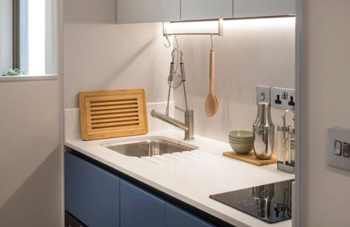 South Acton Apartment | Beautiful Studio flat 5min from Acton Town station and Acton Marketn