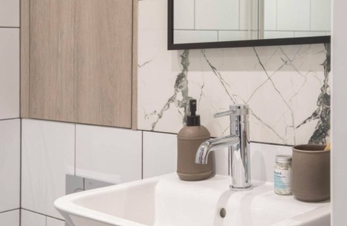 South Acton Apartment | Beautiful Studio flat 5min from Acton Town station and Acton Marketn