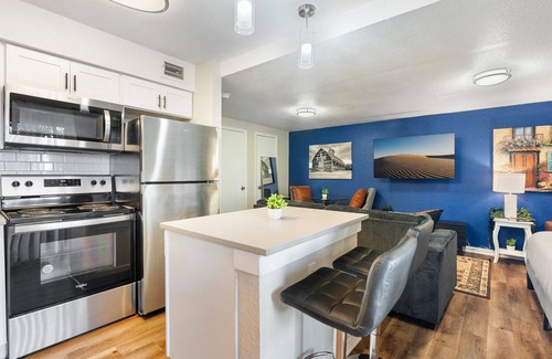University Hills and Windsor Park Apartment | Beautiful Studio in University Hills 4837