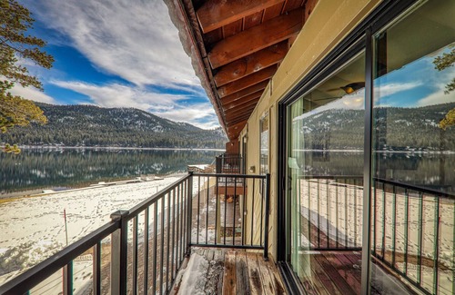 Truckee Condo | Beautiful Studio w/Lake View #243 at Donner Lake Village
