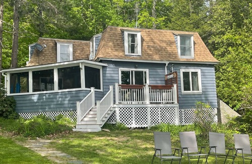 Frankfort Cottage | Beautiful Swan Lake Cottage
