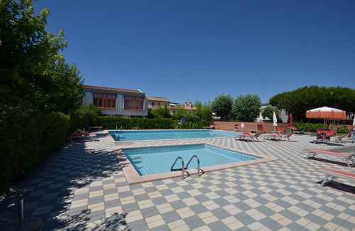 Ronchi Di Campanile House | Beautiful terraced house with pool - right by the sea