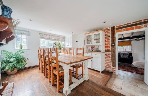 New Forest District Cottage | Beautiful Thatched Cottage in New Forest