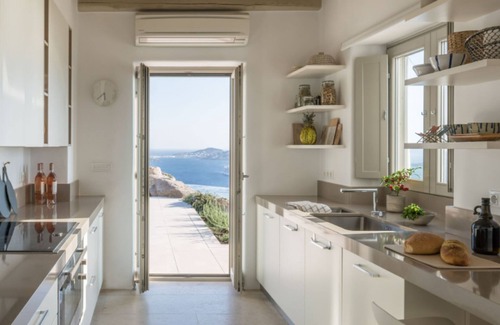 Agios Stefanos Villa | Beautiful Tourlos Villa With Sea Access