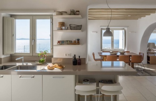 Agios Stefanos Villa | Beautiful Tourlos Villa With Sea Access
