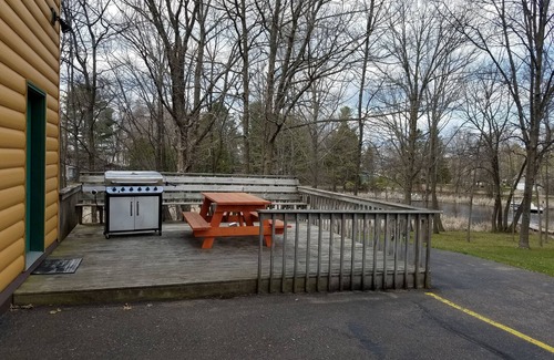 Isle Cabin | Beautiful Town Home style Cabin Rental on theThanes river near Lake Mille Lacs