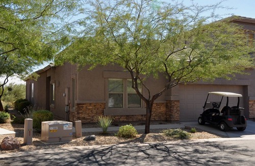 Gold Canyon House | Beautiful Townhome on Dinosaur Mountain Golf Course!