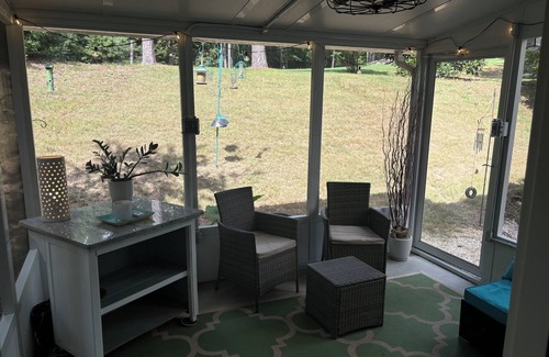 Northeast Raleigh House | Beautiful townhome on golf course, near downtown and hospitals