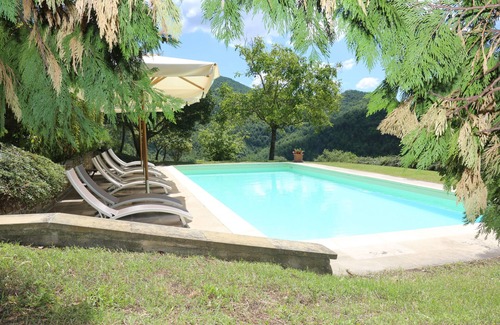 Sansepolcro Villa | Beautiful Tuscan Villa with large garden and ample outside space