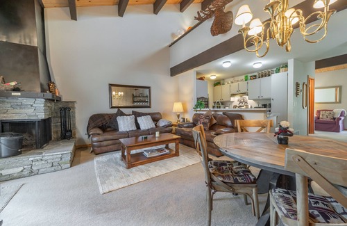 Kings Beach House | Beautiful updated Kingswoods Town home - close to beach, Northstar, Hoa pool, tennis