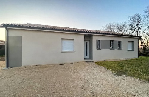 Montcabrier House | Beautiful vacation home with pool on the edge of the forest.