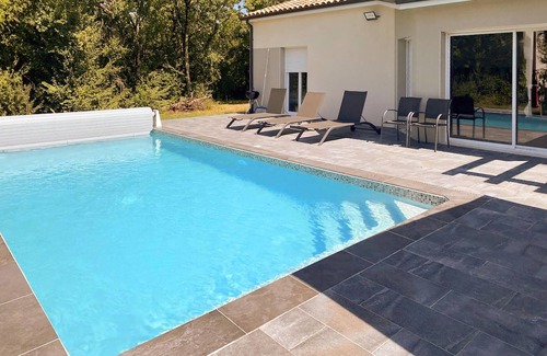 Montcabrier House | Beautiful vacation home with pool on the edge of the forest.