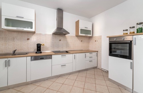 Kuceli House | Beautiful vacation home with pool and jacuzzi near the Kvarner Bay.