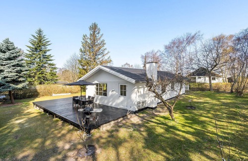 Maribo House | Beautiful vacation home with large terrace on Askø.