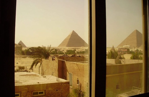 Kafrat al Jabal Apartment | Beautiful view of the Pyramids, with air conditioning, WiFi, and touristic guide