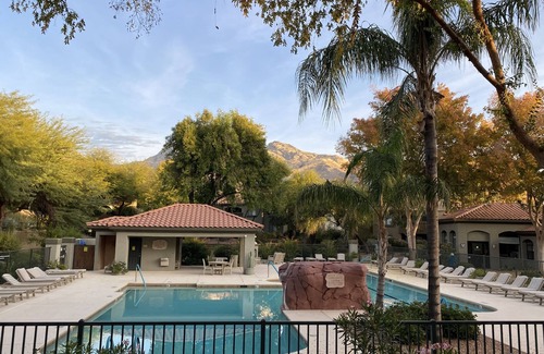 Tucson Condo | Beautiful view !, two pools, gym & near hiking! Mountain View’s!