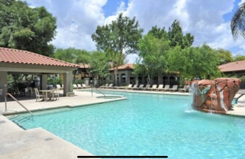 Tucson Condo | Beautiful view !, two pools, gym & near hiking! Mountain View’s!