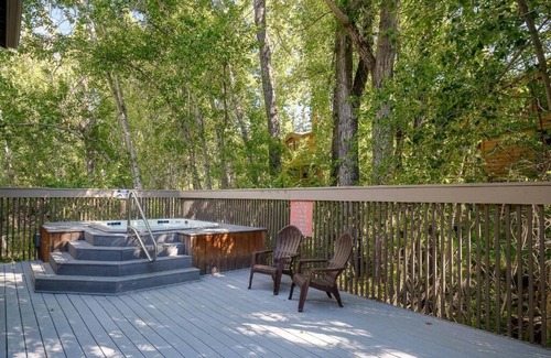 Ketchum Condo | Beautiful View, Walk to Everywhere.