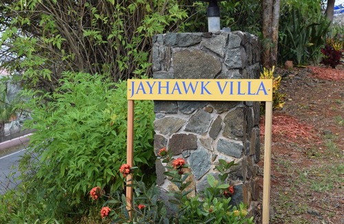Nazareth House | Beautiful views, walk to Secret Harbour Beach
