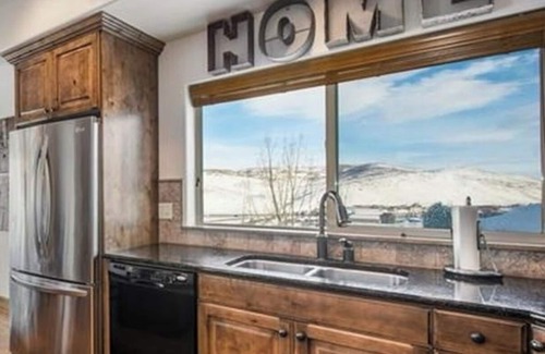 Gorgosa House | BEAUTIFUL VIEWS! Your Mountain Chic Oasis awaits - perfect location