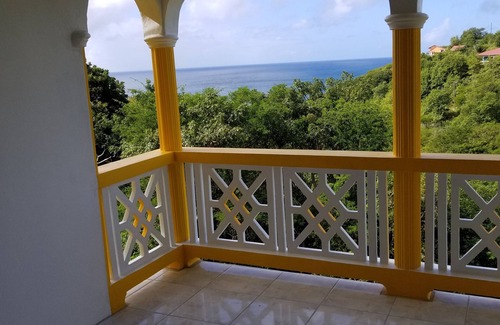 Laborie Villa | Beautiful villa, 4 bdrm, 5 bed, sleeps 8, ocean view & 5 min's from 2 beaches.