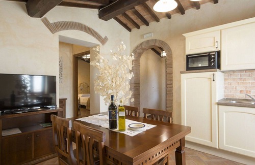 Giugnano Villa | Beautiful villa for 5 people with WIFI, A/C, pool, TV, panoramic view and parking
