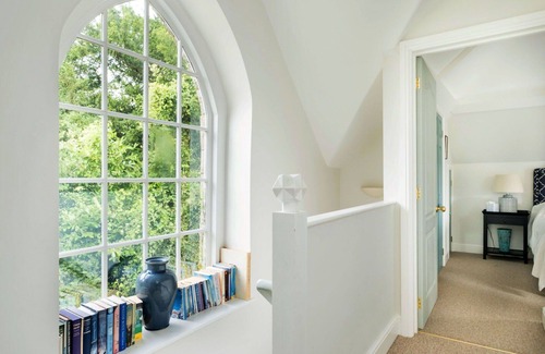 Monmouth House | Beautiful villa for 4 guests with WIFI, pets allowed and parking