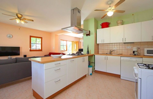 Balatonudvari House | Beautiful villa for 8 guests with WIFI, A/C, TV and parking