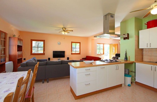 Balatonudvari House | Beautiful villa for 8 guests with WIFI, A/C, TV and parking