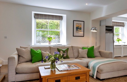 Grantley House | Beautiful villa for 2 guests with WIFI, balcony and pets allowed