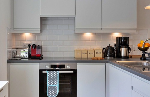 Grantley House | Beautiful villa for 2 guests with WIFI, balcony and pets allowed