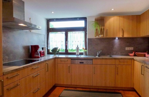 Huefingen House | Beautiful villa for 6 people with WIFI, TV, patio and pets allowed