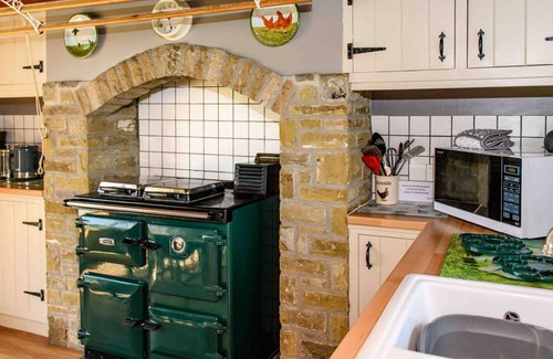 Hawes House | Beautiful villa for 6 people with WIFI, terrace and pets allowed