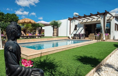 Ibiza Town Villa | Beautiful villa near the beach and Ibiza for families and friends *AUGUST OFFER*.