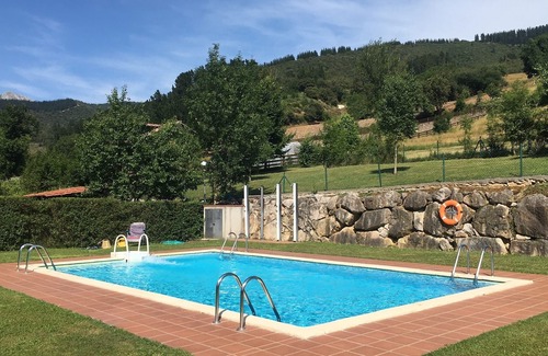 Ojedo Ski Chalet | BEAUTIFUL VILLA NEXT TO POTES WITH POOL -4 BEDROOMS, 3 BATHS