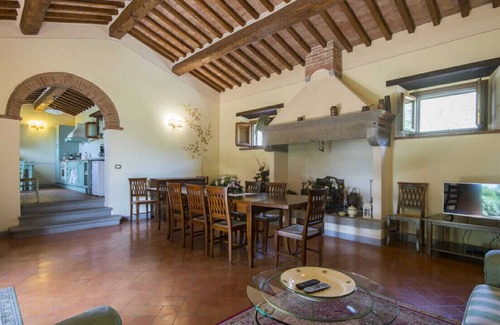 Camucia Villa | Beautiful villa with pool and garden just 300 meters from the village
