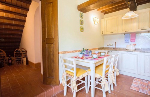 Camucia Villa | Beautiful villa with pool and garden just 300 meters from the village